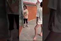 Video Clip Linh Mikenco Bị Dánh & Linh Mikenco Bị Dánh