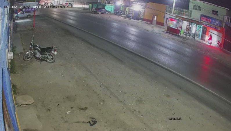 Video Motorista Destrozado Por La Mitad Hace Su última llamada Twitter