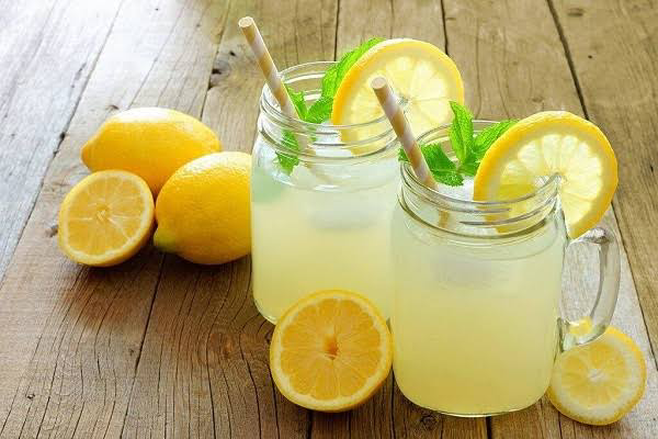 Kandungan dan Manfaat Lemon: Si Kuning Segar yang Penuh Manfaat
